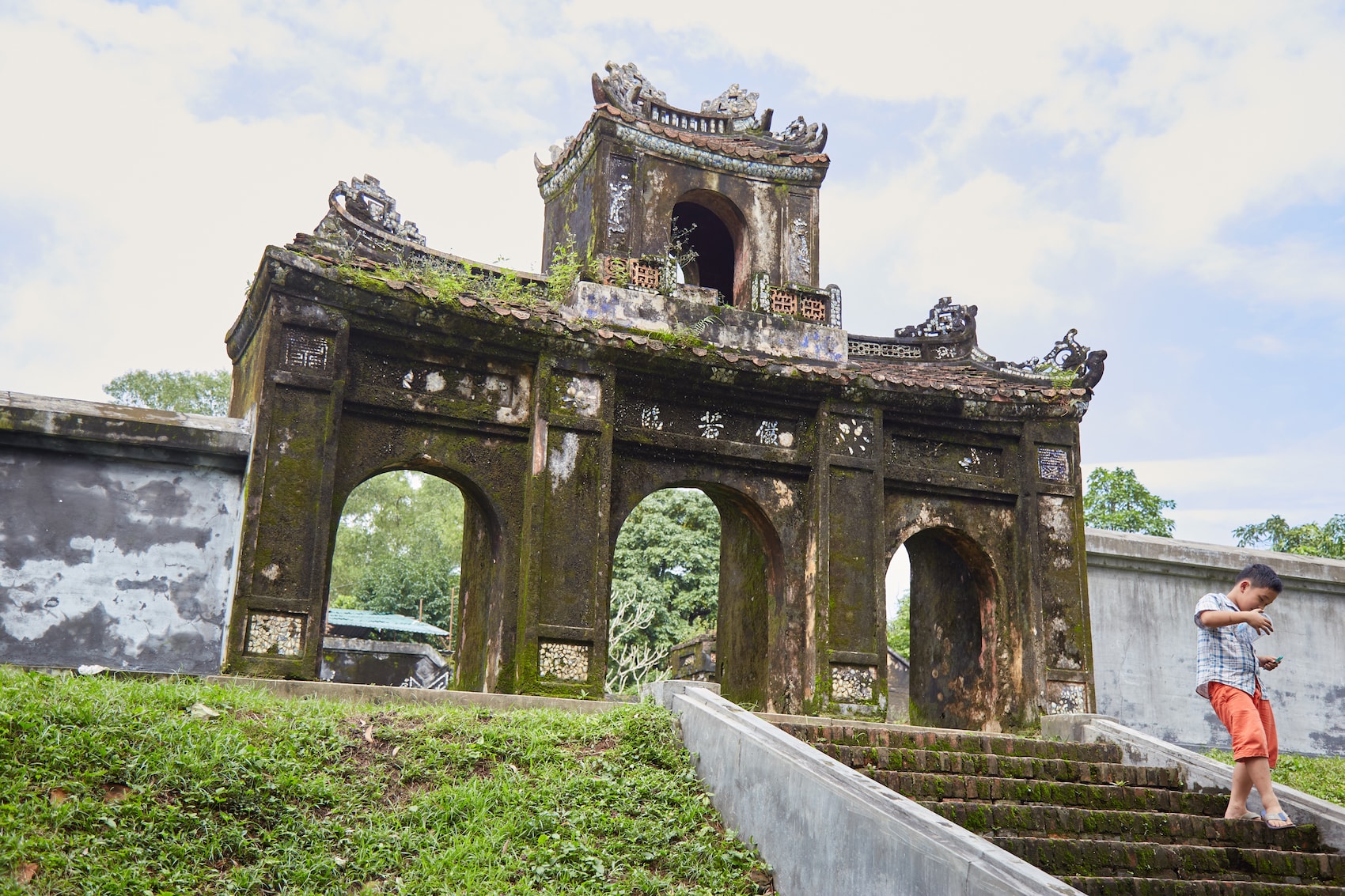 7 Special Temples from Hue's Imperial Era - Sailingstone Travel