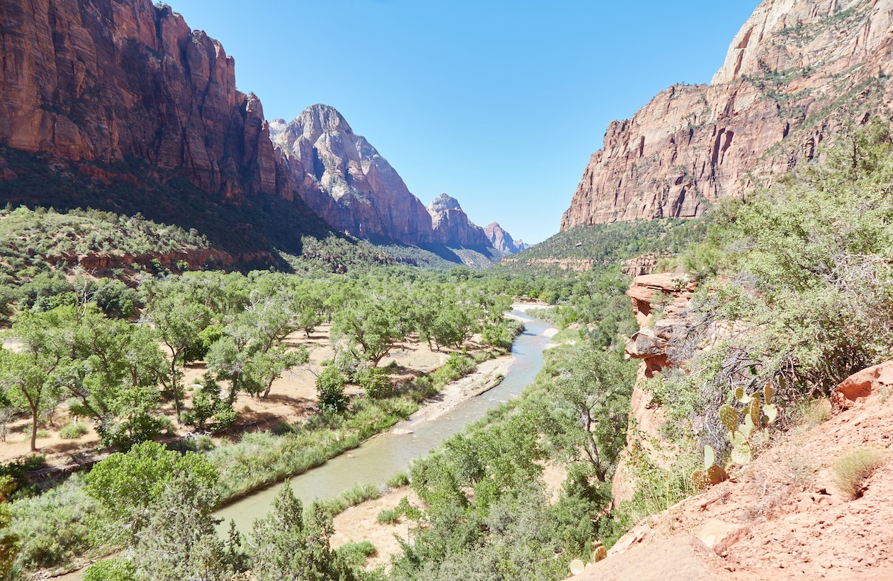 Hiking Angels Landing